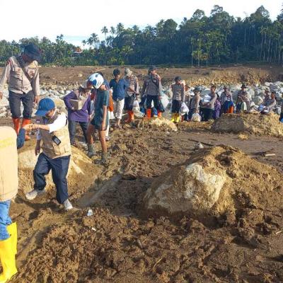 Universitas Andalas Gerak Cepat Bantu Korban Banjir Bandang Palembayan 