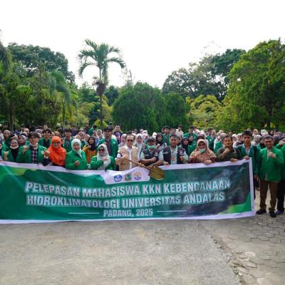 Pelepasan Mahasiswa KKN Kebencanaan, Rektor: Semoga Kehadiran Kita Menjadi Solusi 