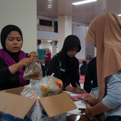 UNAND Salurkan Bantuan Tanggap Bencana bagi Mahasiswa Terdampak di Masjid Nurul Ilmi Universitas Andalas