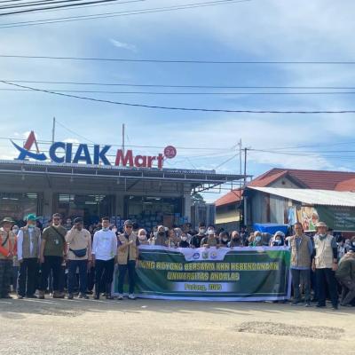 Unand Dan Mahasiswa Kkn Kebencanaan Gelar Gotong Royong Di Simpang Pasir Pasar Baru 