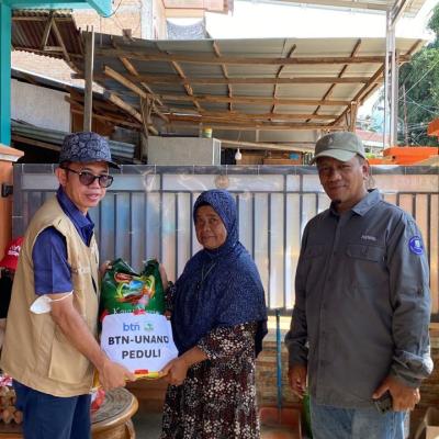 Unand Dan Mahasiswa Kkn Kebencanaan Gelar Gotong Royong Di Simpang Pasir Pasar Baru 