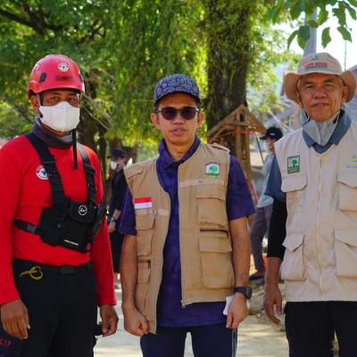 Unand Dan Mahasiswa Kkn Kebencanaan Gelar Gotong Royong Di Simpang Pasir Pasar Baru 